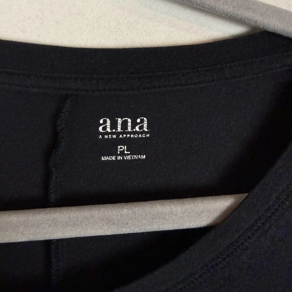 A.n.a Shirt Womens PL Black Scoop Neck Long Sleeve‎ Jersey Stretch Basic Tee